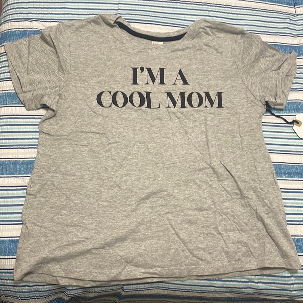 ⭐️⭐️2X Host Pick Women’s Grey T-Shirt ⭐️⭐️